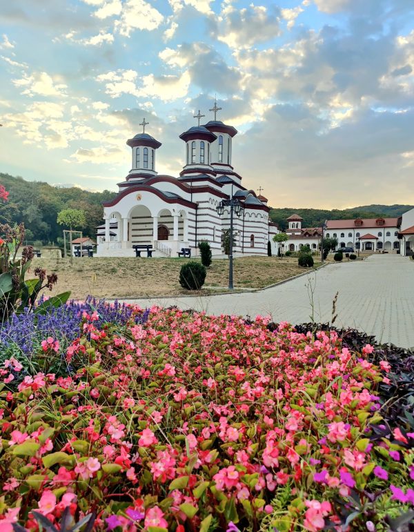 SFINTELE SÃRBÃTORI DE PASTI LA ALBA IULIA | APRILIE 2025